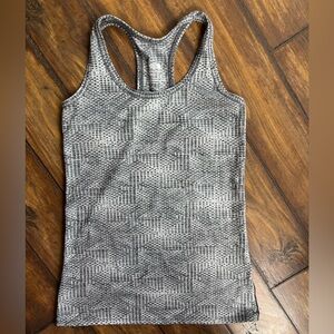 Like New The North Face Gray  Patterned Tank Top